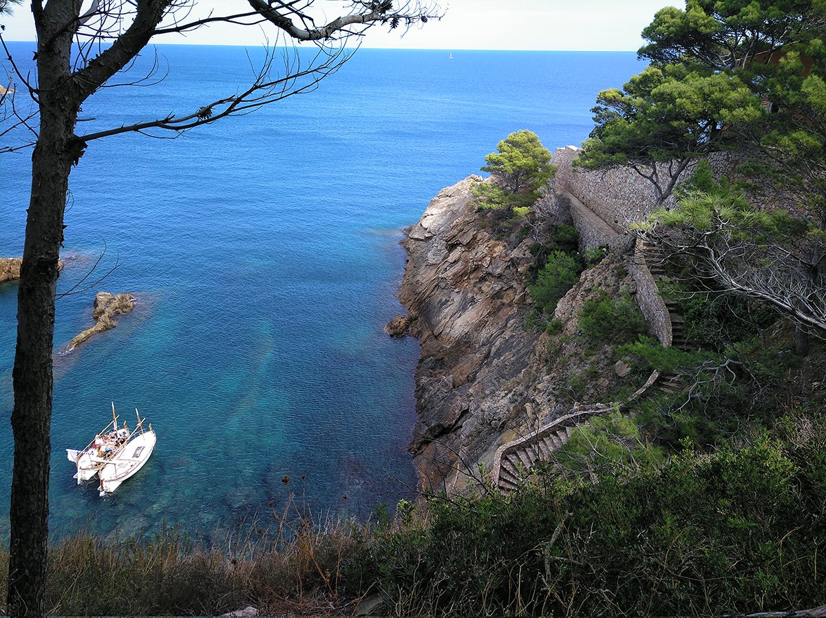Alltracks - senderismo en Girona Y la Costa Brava